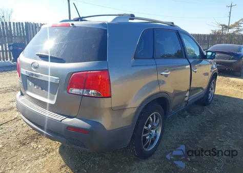 2013 Kia Sorento Lx V6 z USA, uszkodzony, nr VIN 5XYKT4A2XDG353546